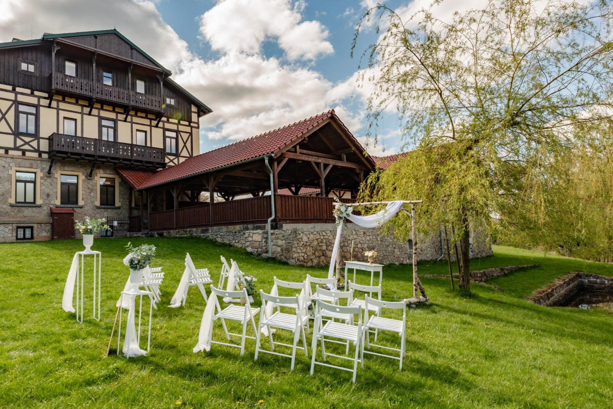 Hotel Svycarsky Dum Sneznik Exterior foto
